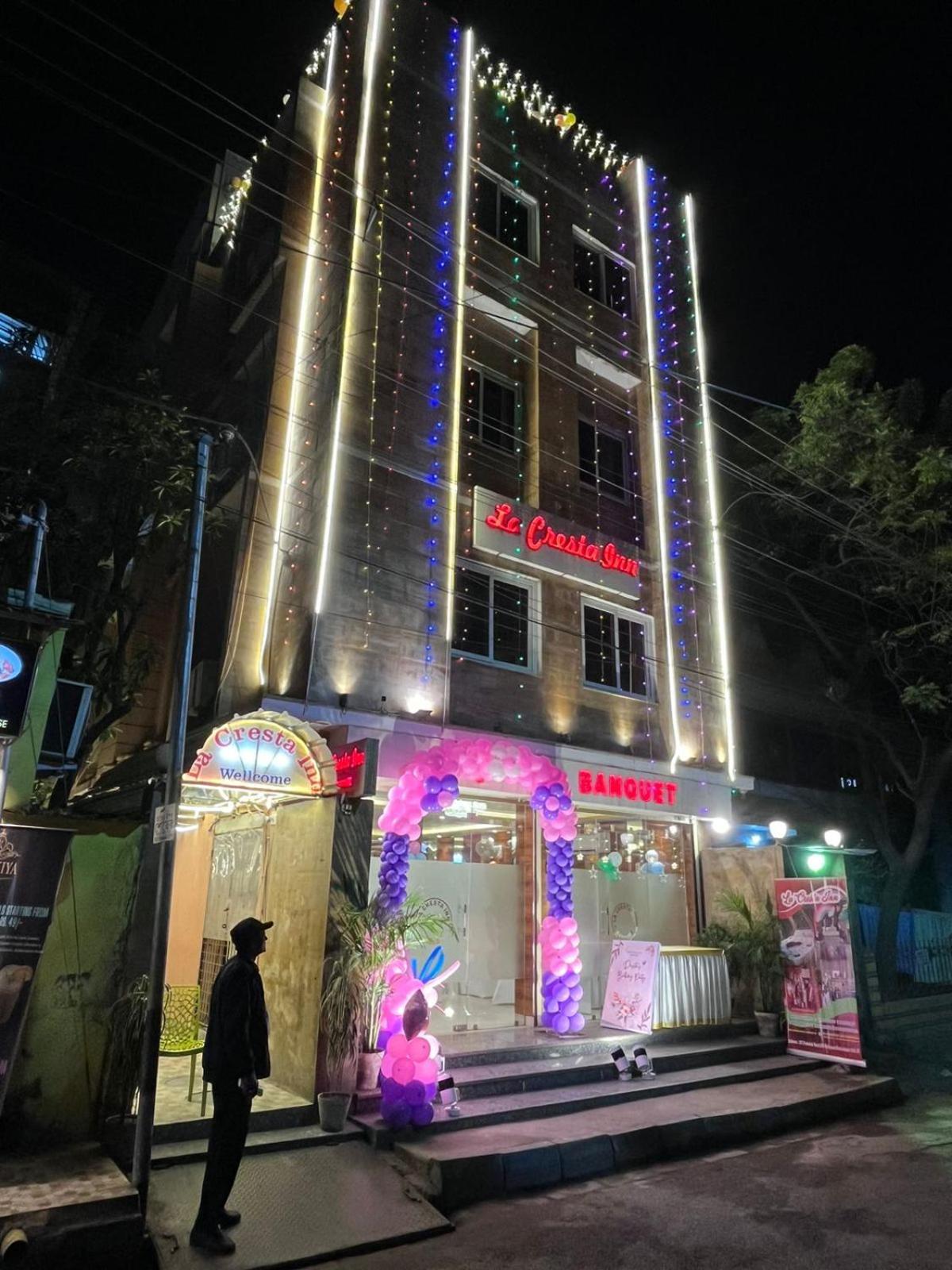 La Cresta Inn Kolkata Exterior photo